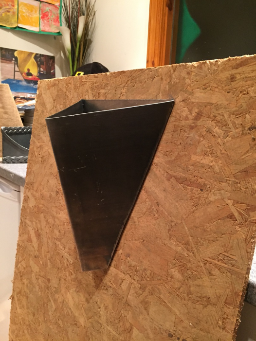 undecorater wallhanging lead planter